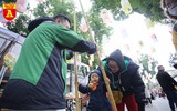 Phố bích họa Phùng Hưng ngập tràn không khí Tết cổ truyền